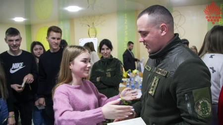 На Вінниччині учні навчальних закладів зібрали кошти на Starlink для військових